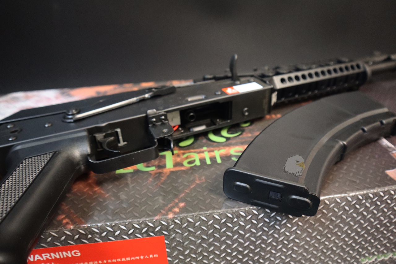 LCT AK-104 AEG电动枪-Sport钢制折叠后托电动枪图12