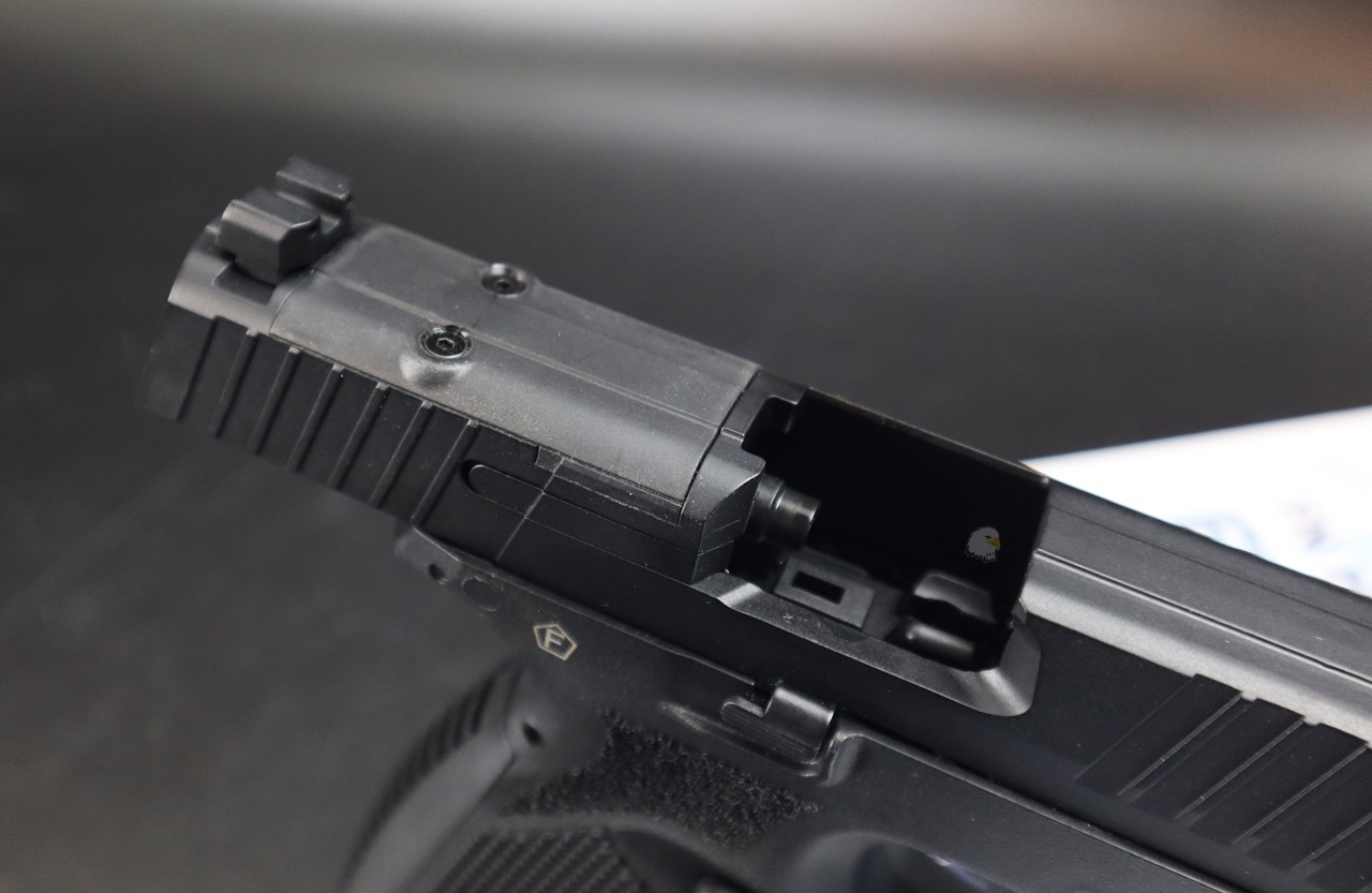 EMG CYBERGUN FN 509瓦斯手枪-双鹰授权刻字GBB瓦斯手枪图8
