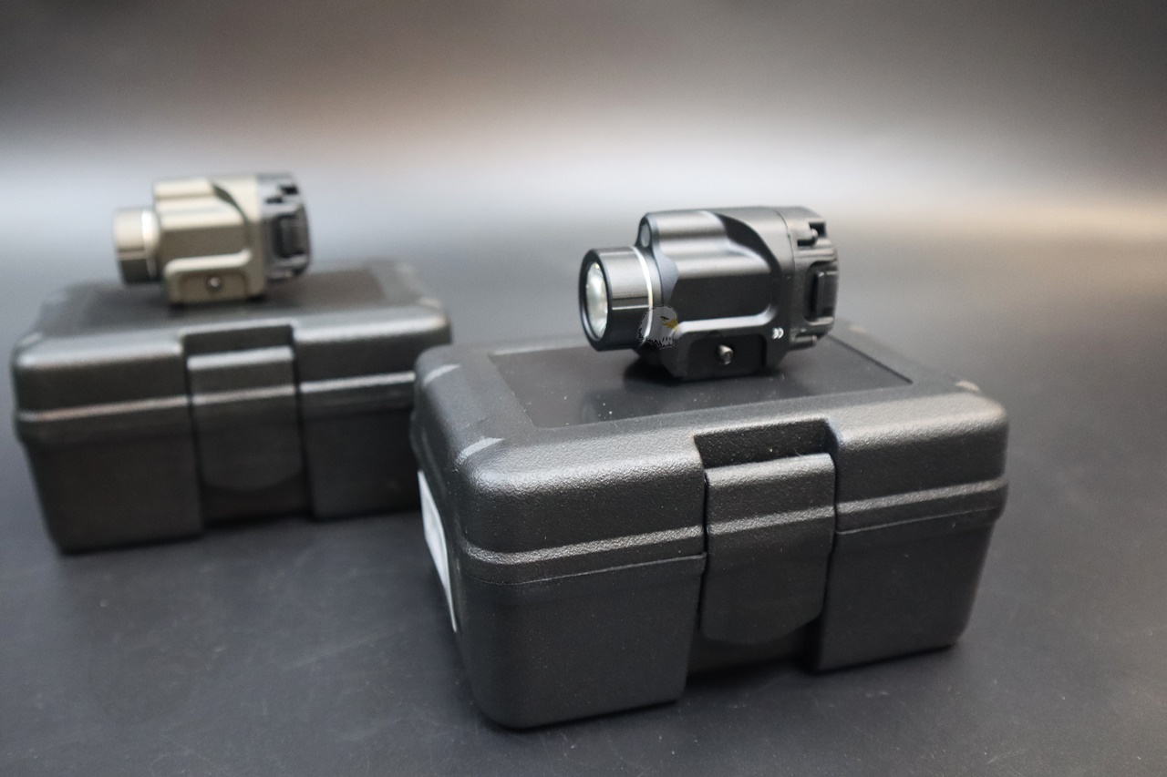 TLR-8R枪灯+红外线金属版-(黑/沙)战术枪灯-雷射组合战术灯图2